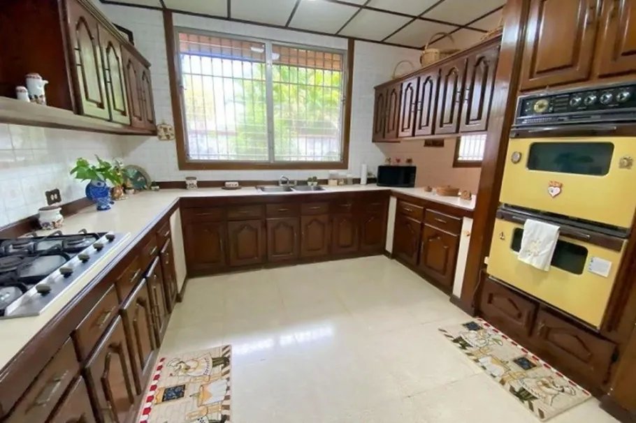 Single Family Detached For Sale in San Francisco