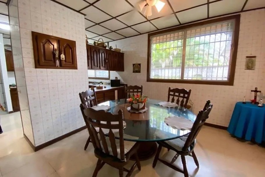 Single Family Detached For Sale in San Francisco