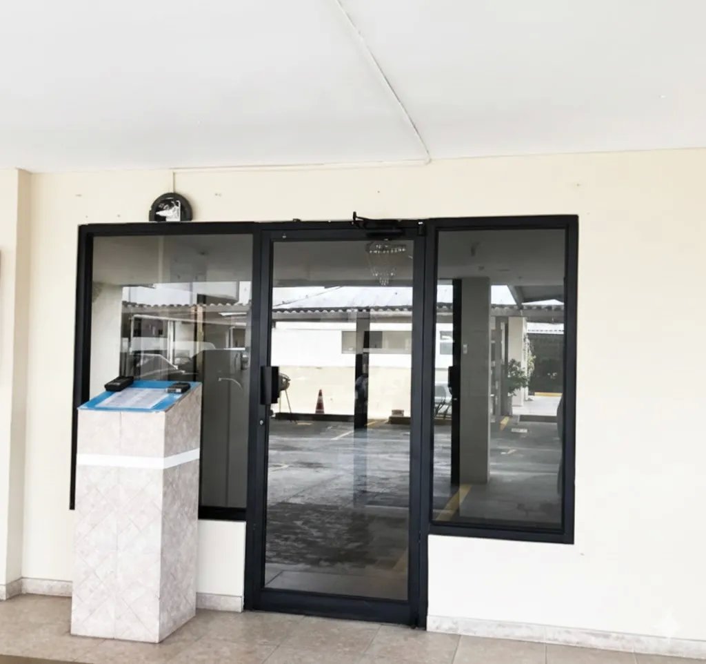 Apartment For Sale in Venta en PH Villa Gloriela ¡Oportunidad Única!