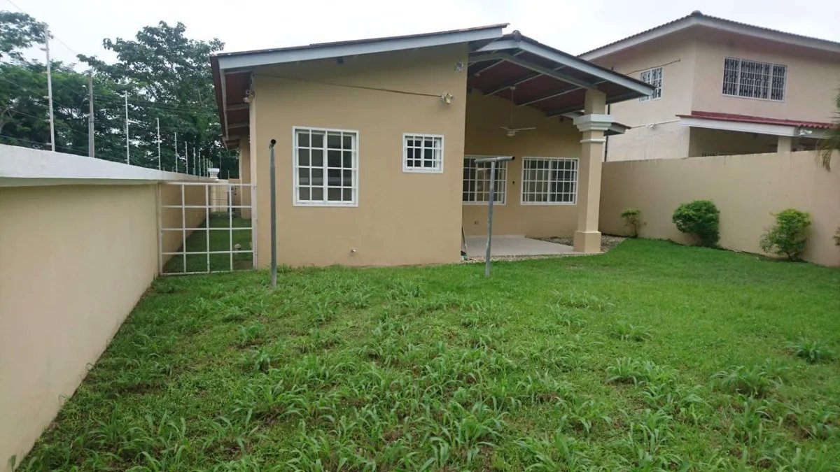 CASA VENTA EN BRISAS DEL GOLF