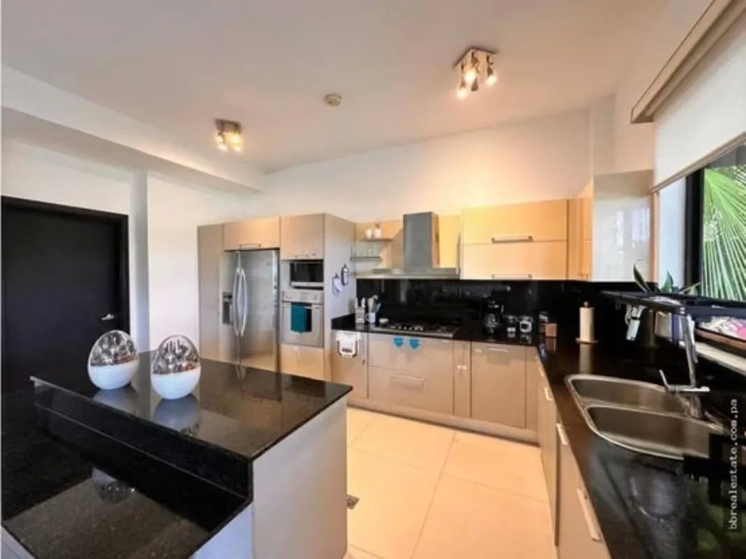 Single Family Detached For Sale in Vista Mar Boulevard
