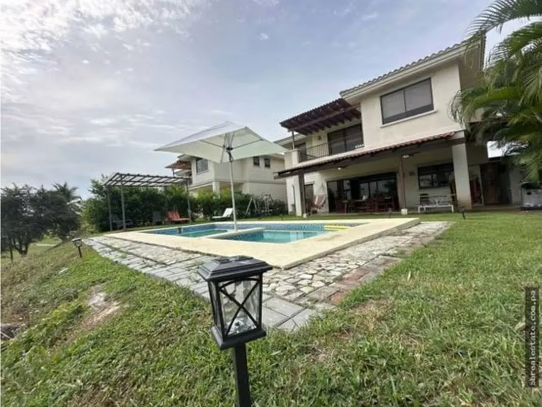 Single Family Detached For Sale in Vista Mar Boulevard