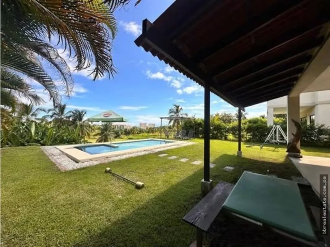 Single Family Detached For Sale in Vista Mar Boulevard