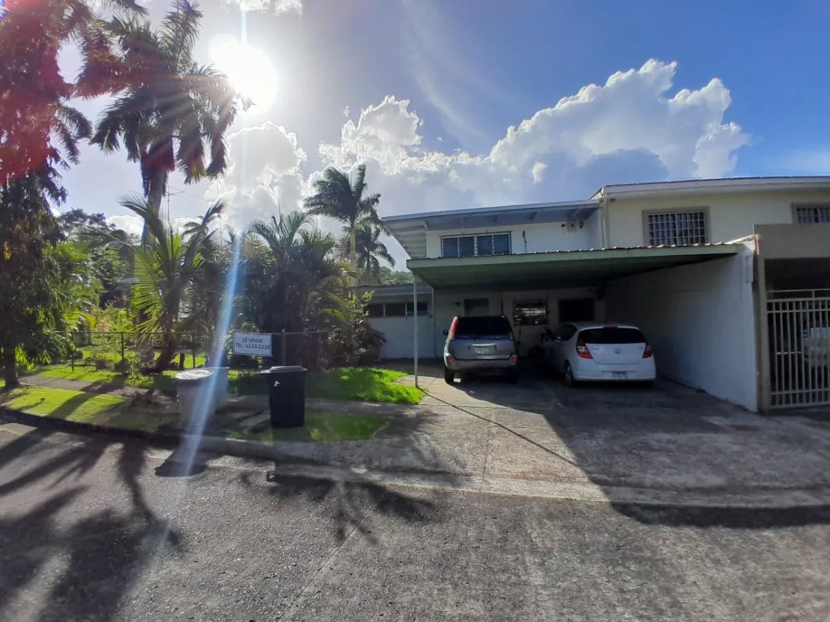 Venta de Casa en Cardenas Village, Ancón, Panamá