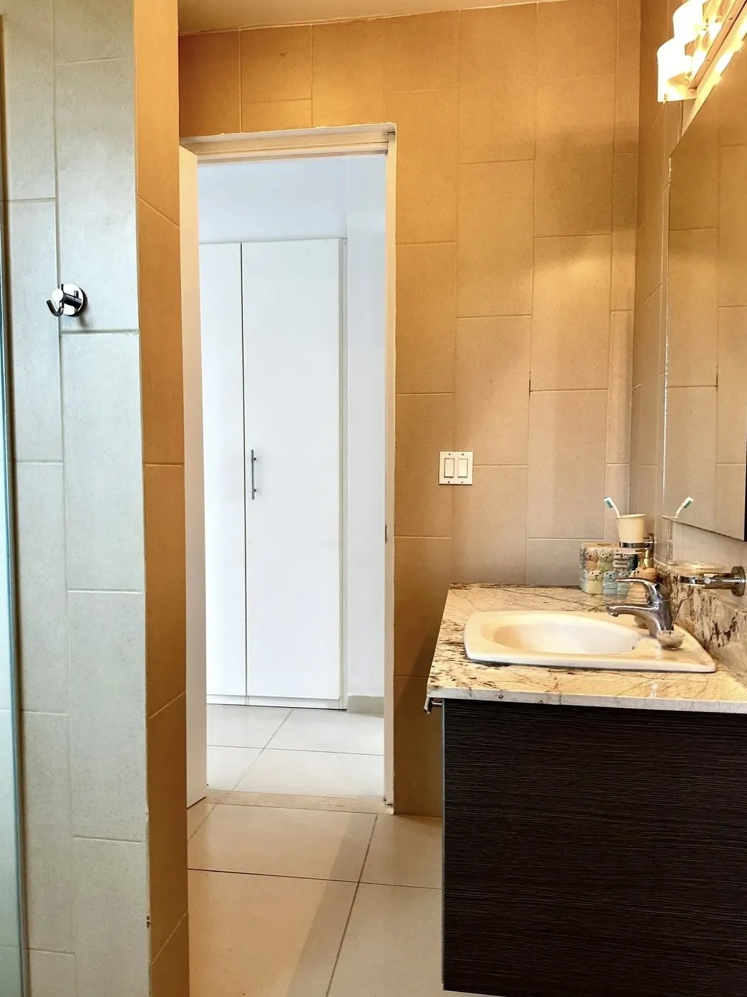 Venta de Villa con piscina y vista al mar en Bijao
