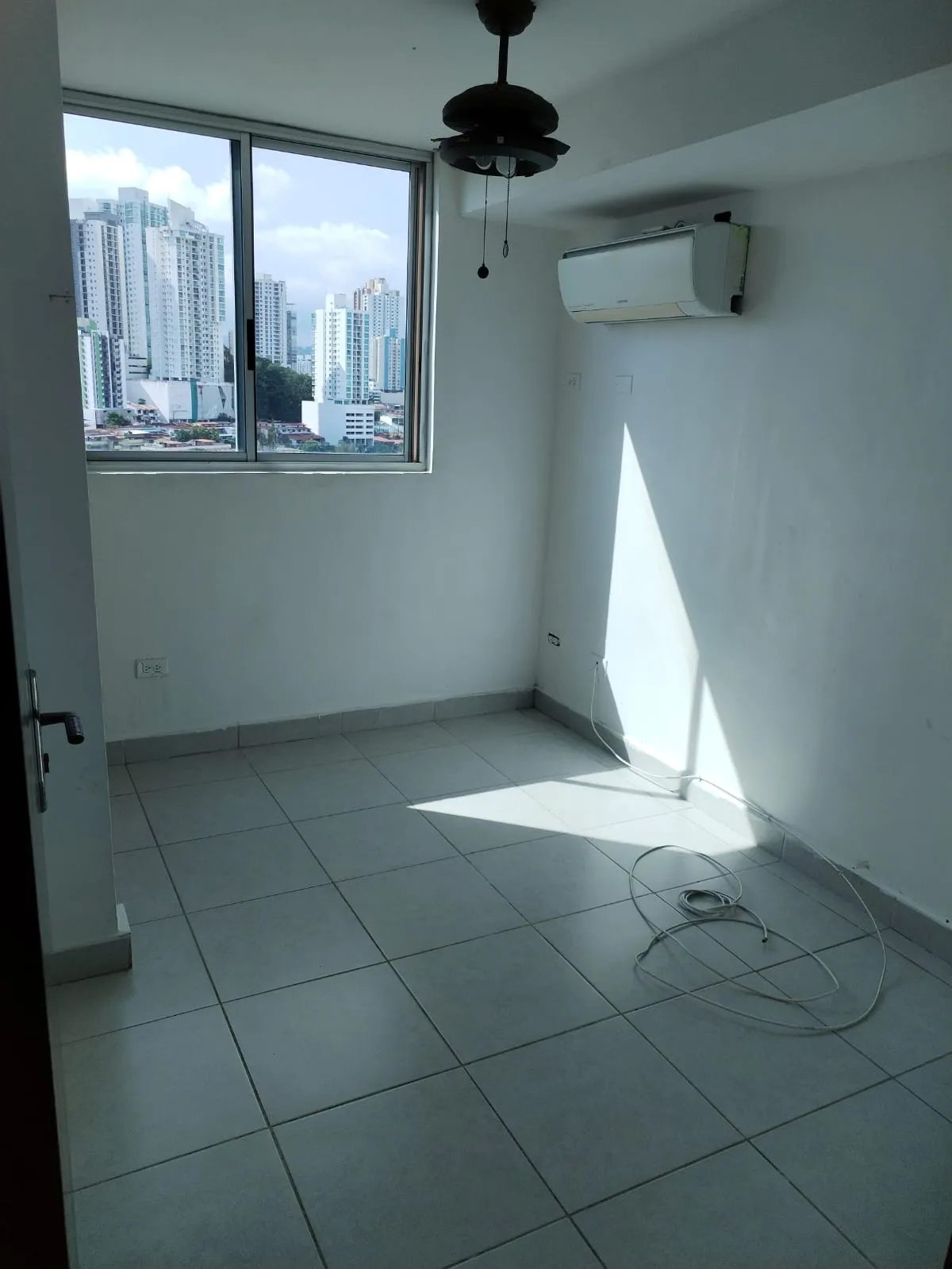 SE VENDE  APARTAMENTO EN P.H. PREMIUN