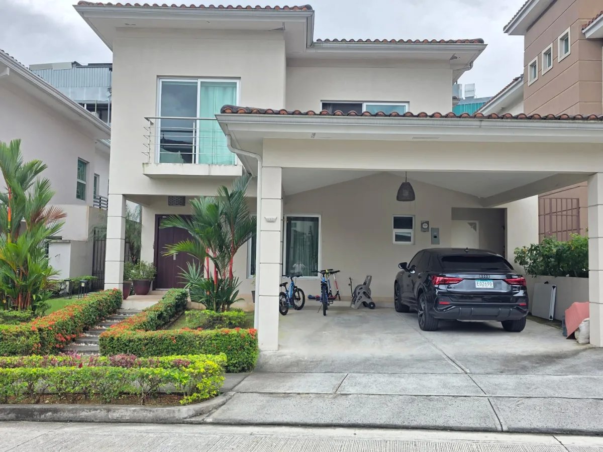 Single Family Detached For Sale in CENTENNIAL