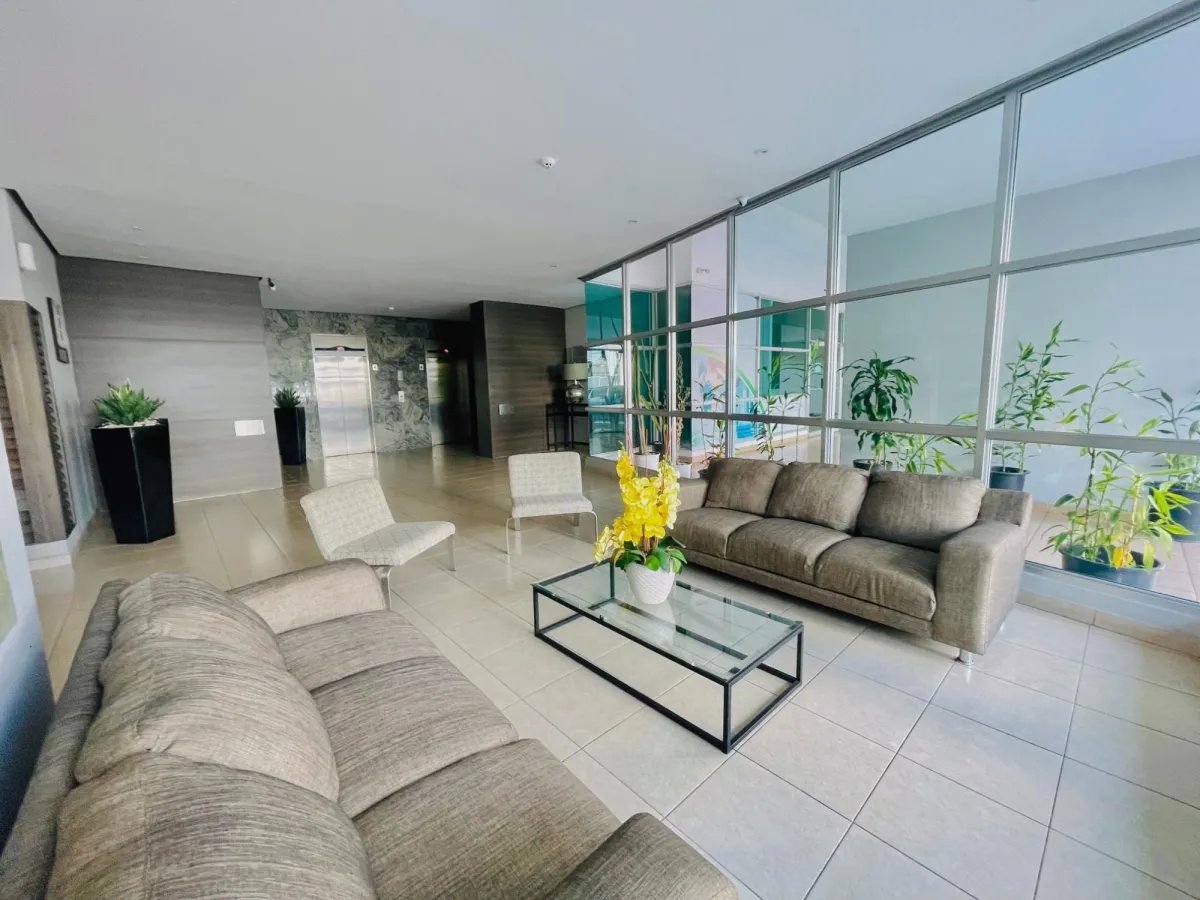 Apartment For Sale in Vía Argentina