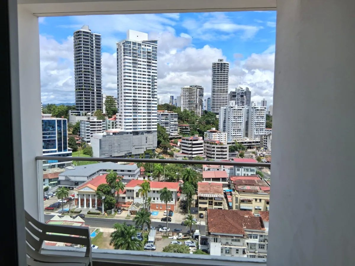 Apartment For Sale in Calle 44 Este