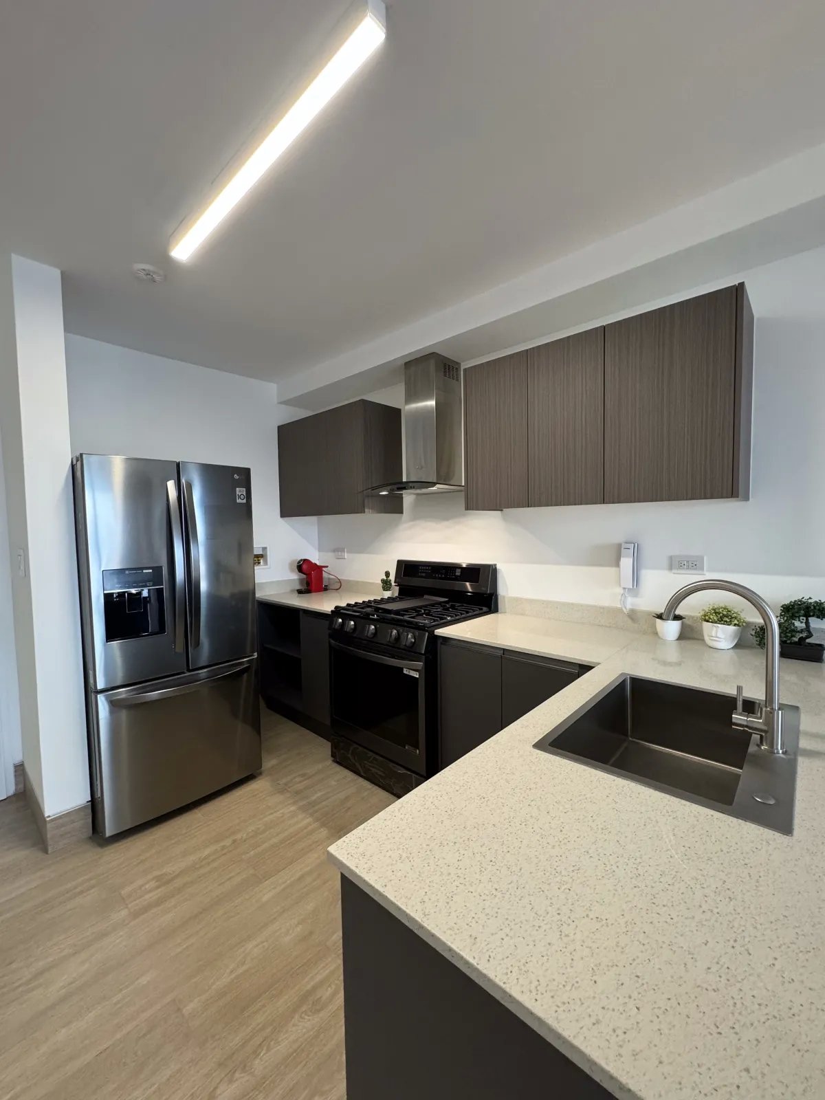 Apartment For Sale in Avenida 3 1/2 Norte