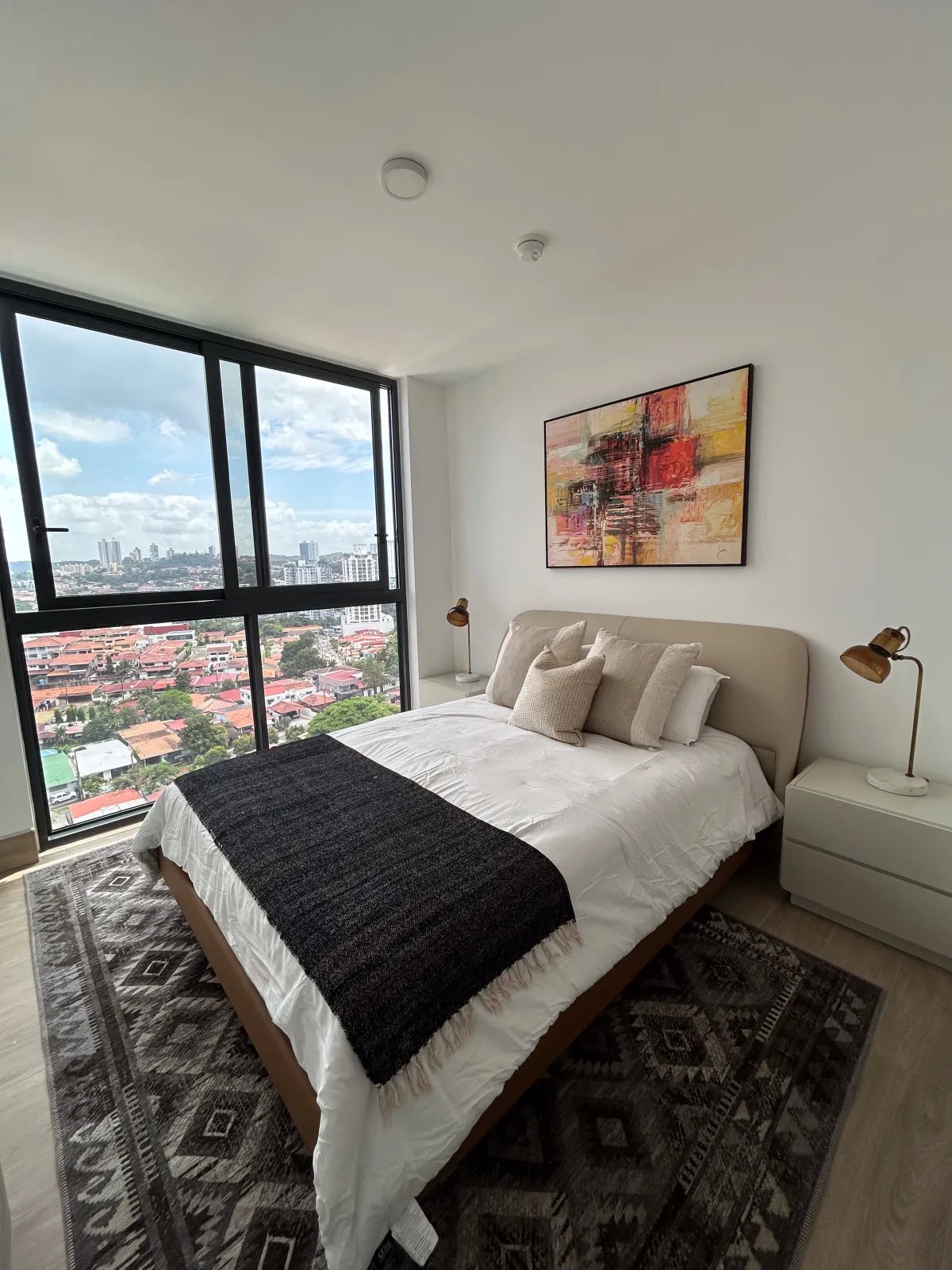 Apartment For Sale in Avenida 3 1/2 Norte