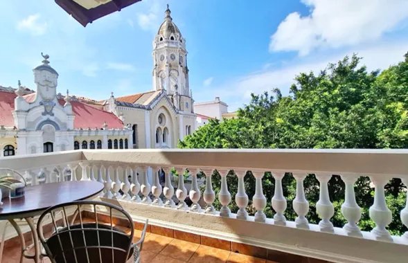 Apartment For Sale in Casco Antiguo