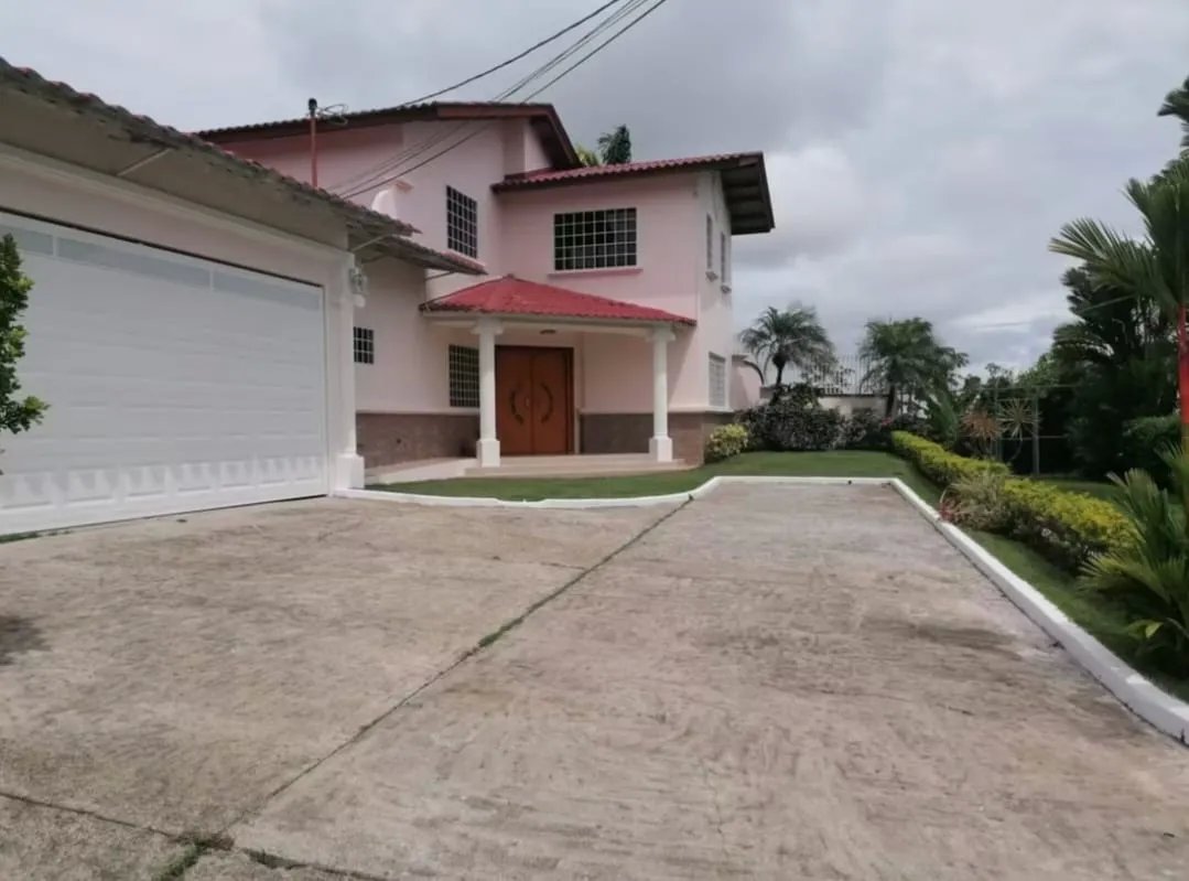se vende casa en villa lucre