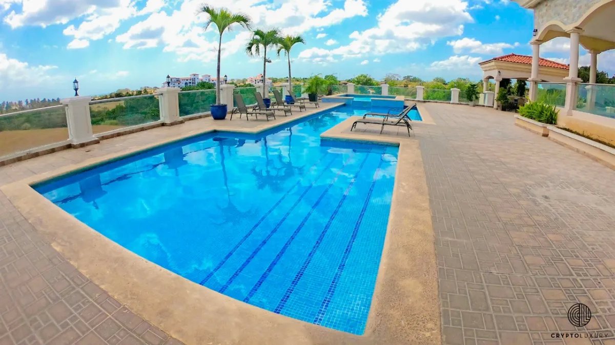 Amplio Apartamento de 3 Recámaras con Gran Balcón, Vista Mar San Carlos