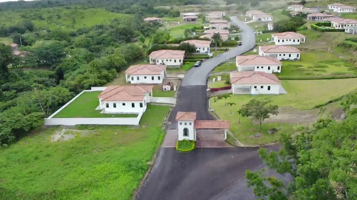 Country and Beach House for Sale in Hacienda Pacífica, San Carlos 189.02 m²
