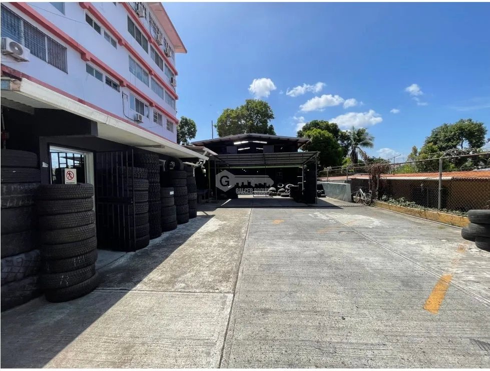 LOCAL COMERCIAL / PARQUE LEFEVRE / 750M / 2 NIVELES / OFICINA