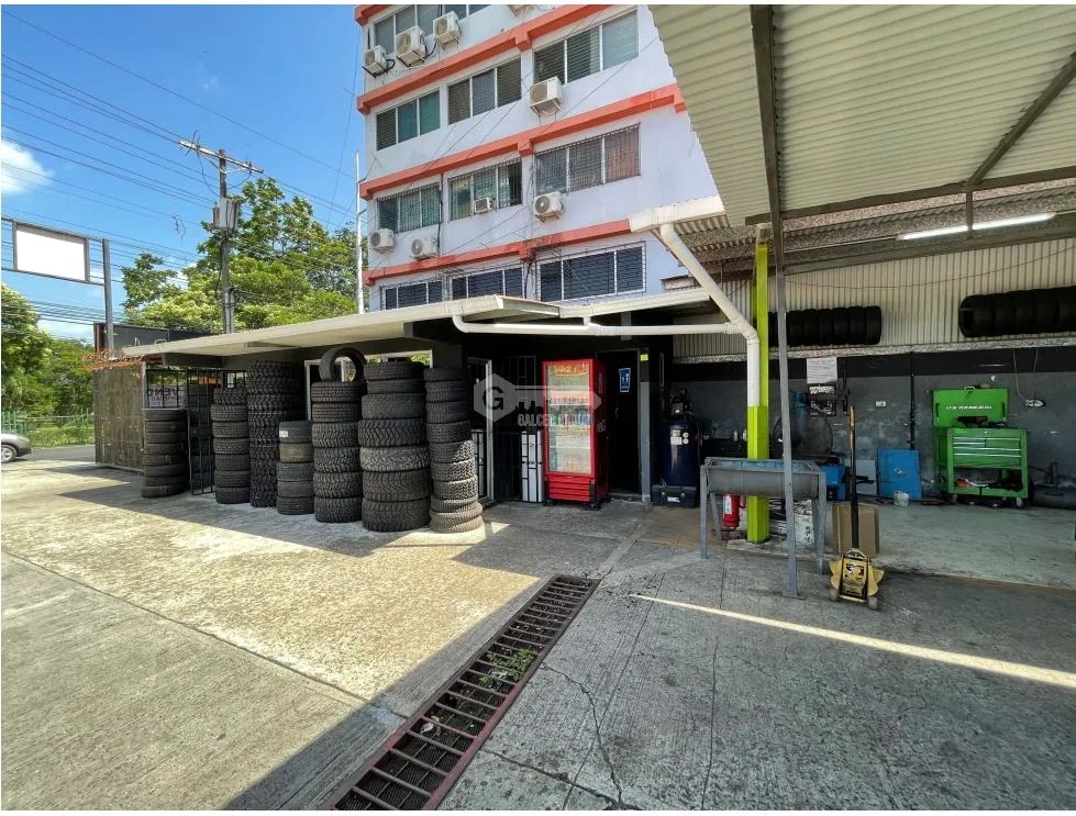 LOCAL COMERCIAL / PARQUE LEFEVRE / 750M / 2 NIVELES / OFICINA