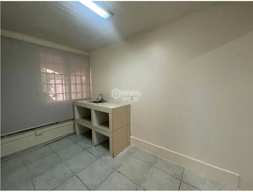 SE ALQUILA APARTAMENTO EN VILLA LUCRE 45M CON ENTRADA INDEPENDIENTE