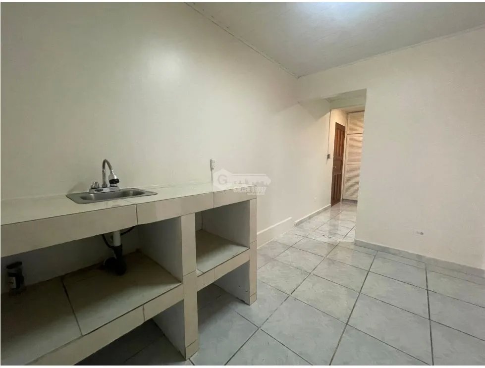 SE ALQUILA APARTAMENTO EN VILLA LUCRE 45M CON ENTRADA INDEPENDIENTE