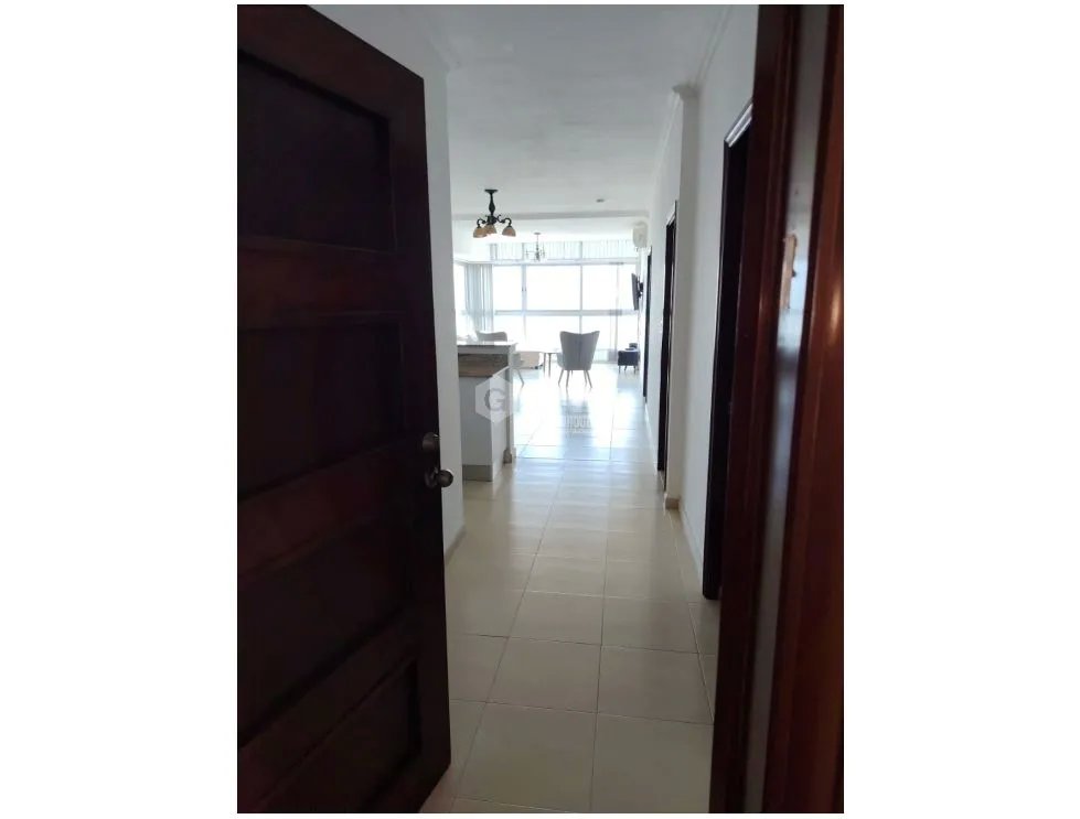 SE VENDE APARTAMENTO EN PH GRAND BAY 96 M2 CON PISCINA
