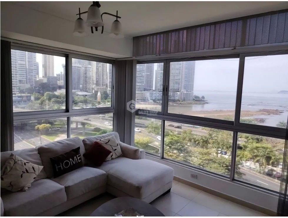 SE VENDE APARTAMENTO EN PH GRAND BAY 96 M2 CON PISCINA