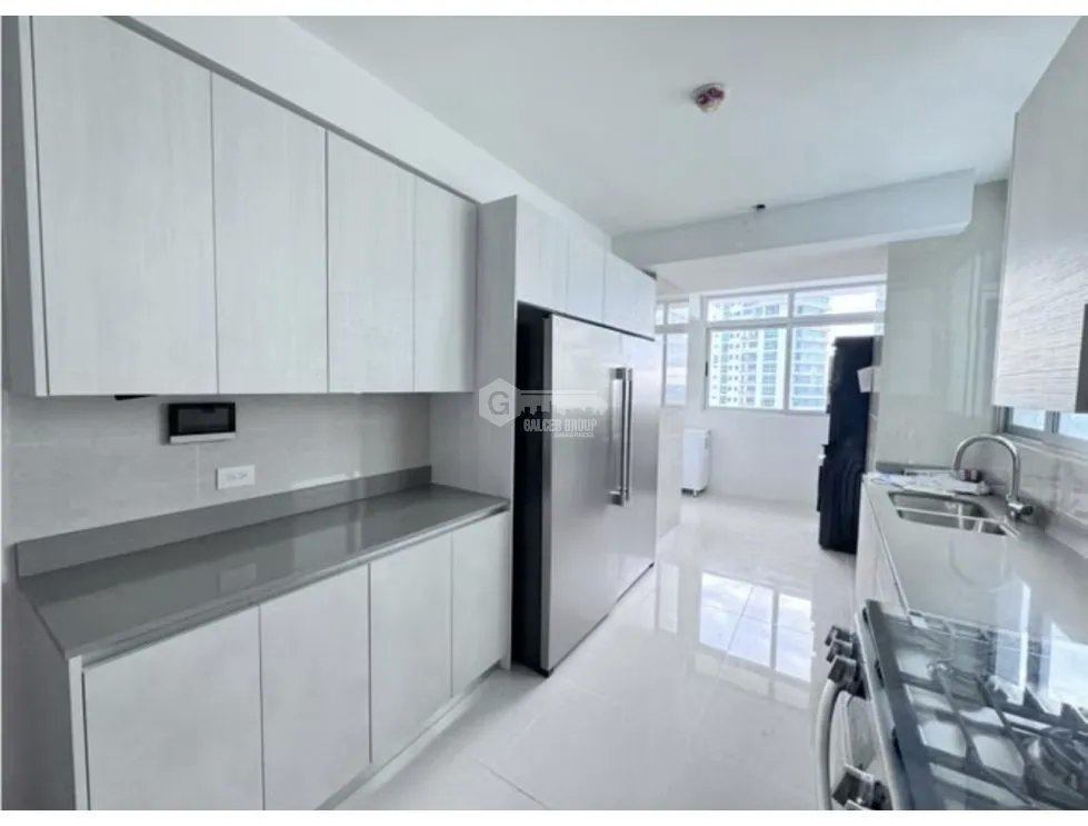 SE VENDE APARTAMENTO EN BELLA VISTA COSTANERA 205M VISTA AL MAR