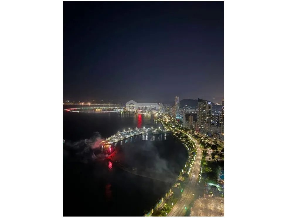 SE ALQUILA APARTAMENTO EN  WATERS ON THE BAY 130 M2 CON VISTA AL MAR