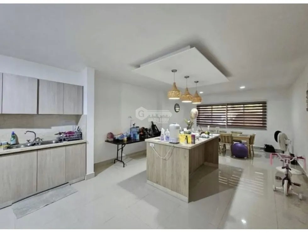 CAPIRA / 4 HABITACIONES / 1000 M2 / 4 BAÑOS / PATIO / PISCINA