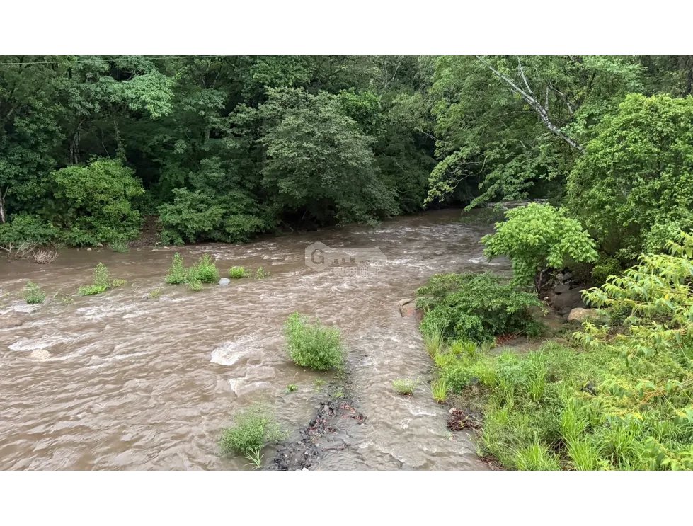 TERRENO / CHAME / LOS CAJONES /  70K M / VIA ASFALTADA/ AGUA VIVA