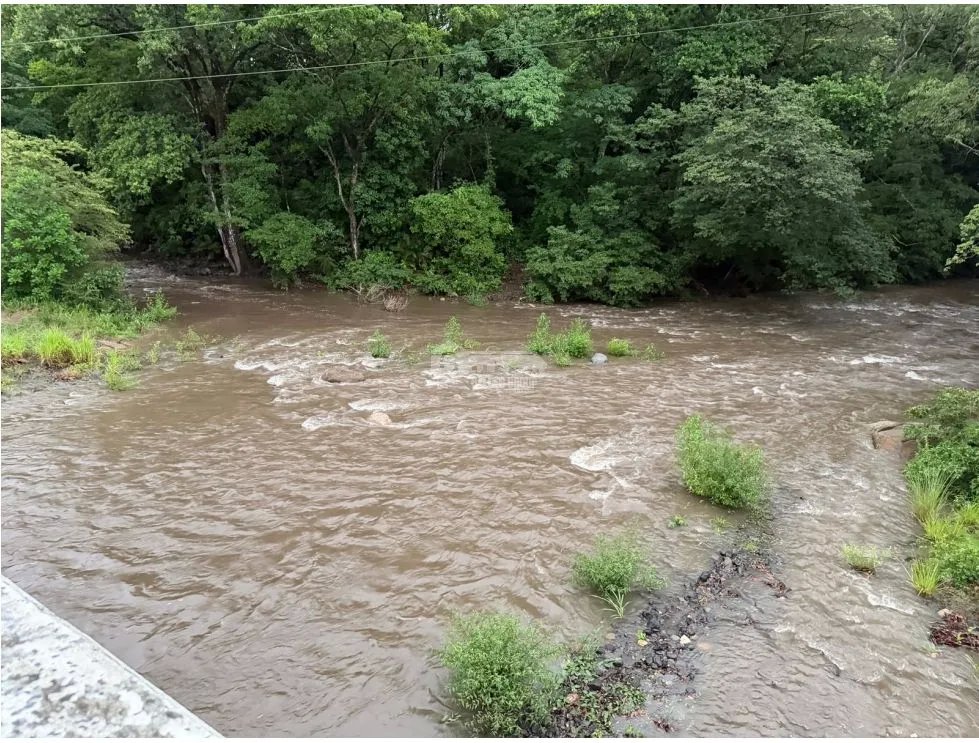 TERRENO / CHAME / LOS CAJONES /  70K M / VIA ASFALTADA/ AGUA VIVA