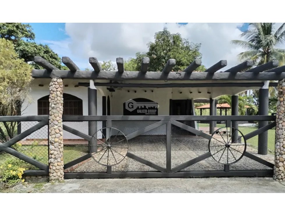 SE VENDE CASA EN PUNTA CHAME 970M2 AMOBLADA CON PISCINA Y JACUZZI