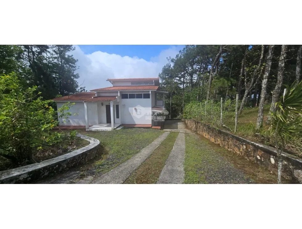ALTOS DE CERRO AZUL / CASA DE 2 PISOS / 3 HAB / 3 BAÑOS