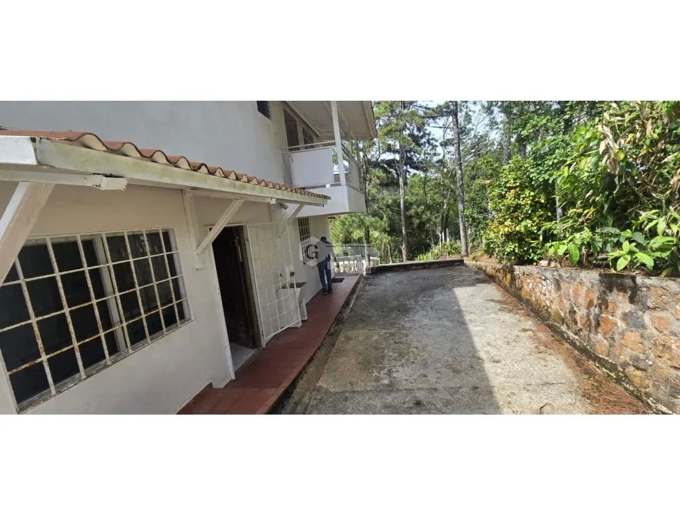 ALTOS DE CERRO AZUL / CASA DE 2 PISOS / 3 HAB / 3 BAÑOS