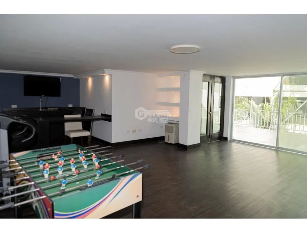 SE VENDE CASA EN BETANIA DE 4 NIVELES TERRAZA CON PISCINA