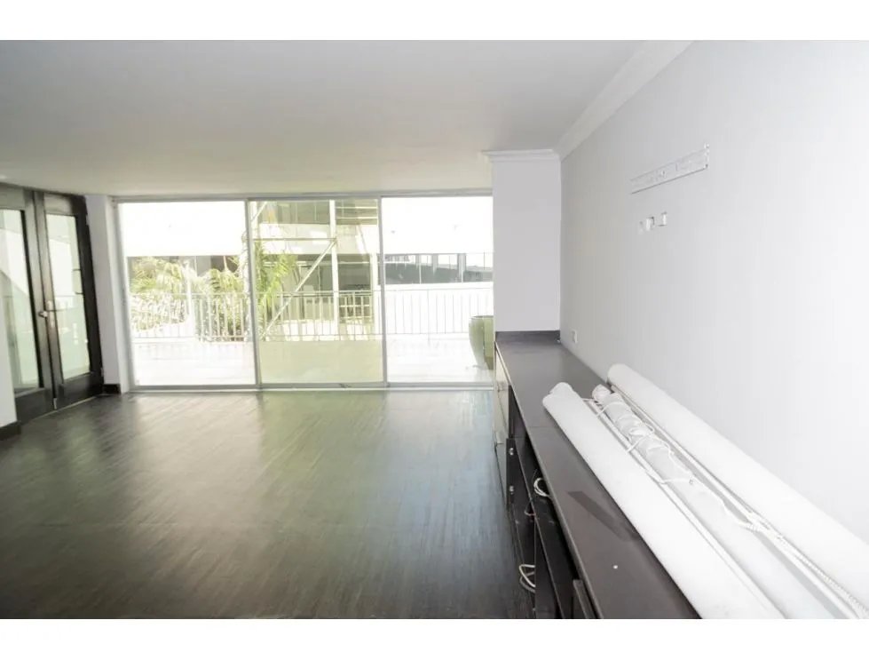 SE VENDE CASA EN BETANIA DE 4 NIVELES TERRAZA CON PISCINA