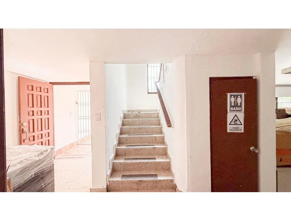 BETANIA  / URB. LOS ANGELES / CASA DE 4 NIVELES / 450 m2 / PATIO