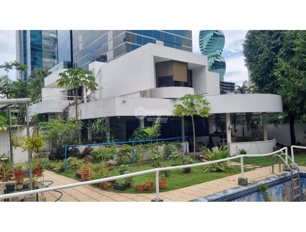 OBARRIO / CASA COMERCIAL 950 M ESQUINA   / PISCINA / 5 HABITACION