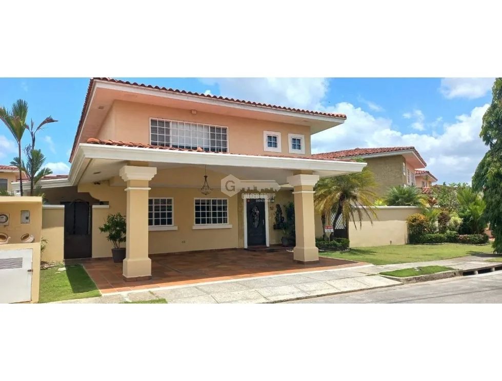 BRISAS DEL GOLF / VILLA ALTA / 4 HABITAC. / 422m2 / AMPLIO JARDÍN / YG