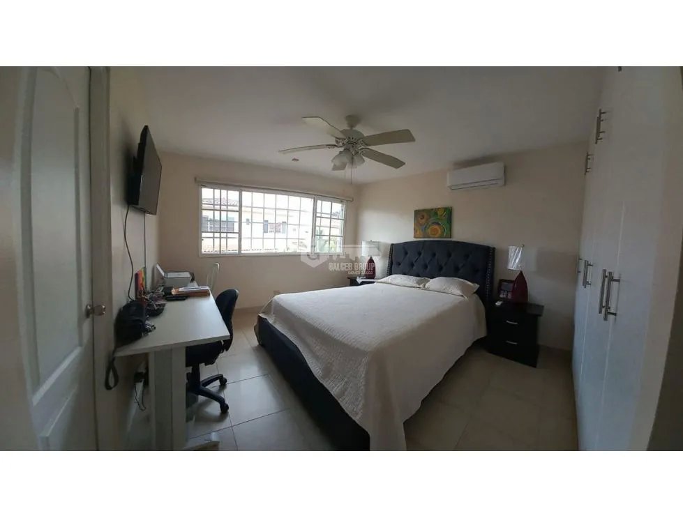 BRISAS DEL GOLF / VILLA ALTA / 4 HABITAC. / 422m2 / AMPLIO JARDÍN / YG