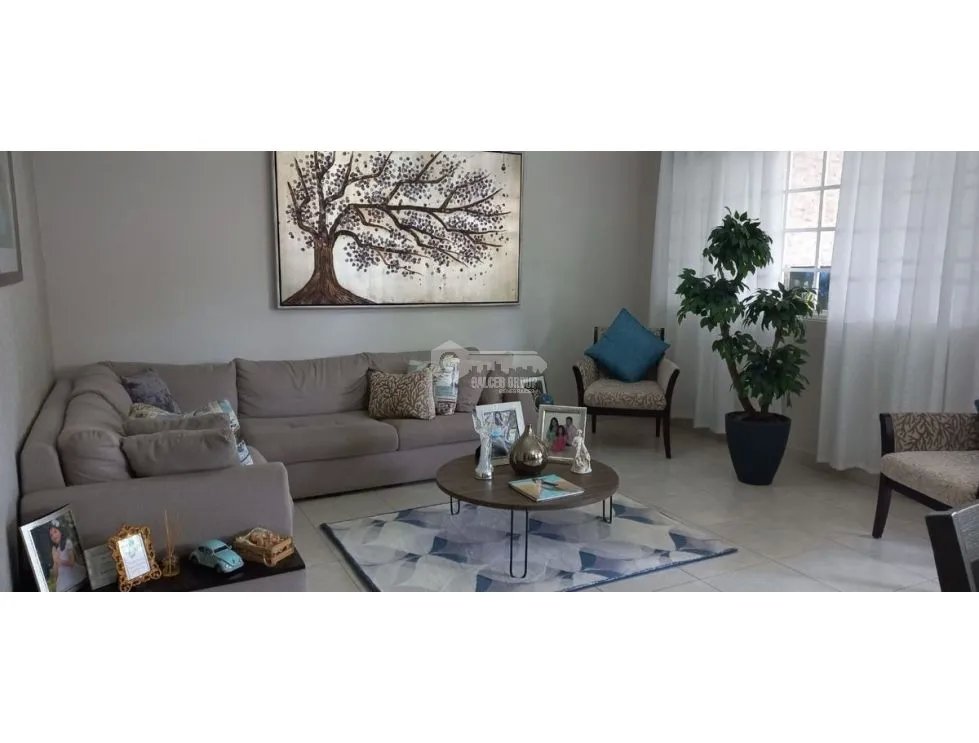 BRISAS DEL GOLF / VILLA ALTA / 4 HABITAC. / 422m2 / AMPLIO JARDÍN / YG