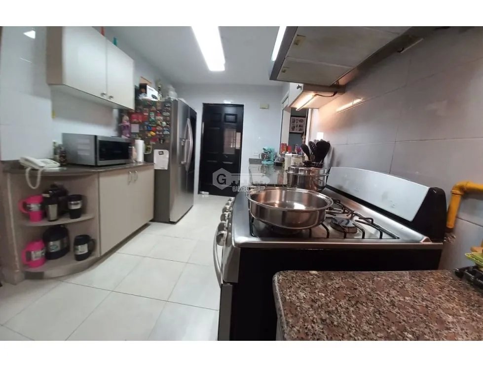 BRISAS DEL GOLF / VILLA ALTA / 4 HABITAC. / 422m2 / AMPLIO JARDÍN / YG