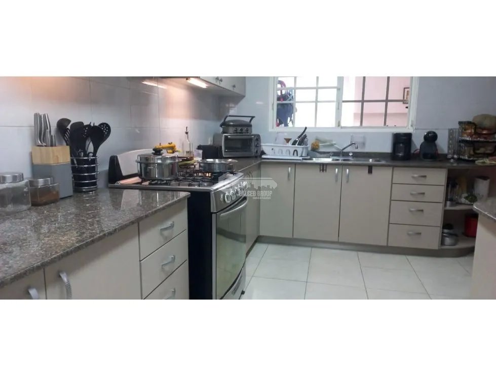BRISAS DEL GOLF / VILLA ALTA / 4 HABITAC. / 422m2 / AMPLIO JARDÍN / YG