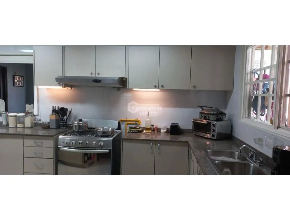BRISAS DEL GOLF / VILLA ALTA / 4 HABITAC. / 422m2 / AMPLIO JARDÍN / YG
