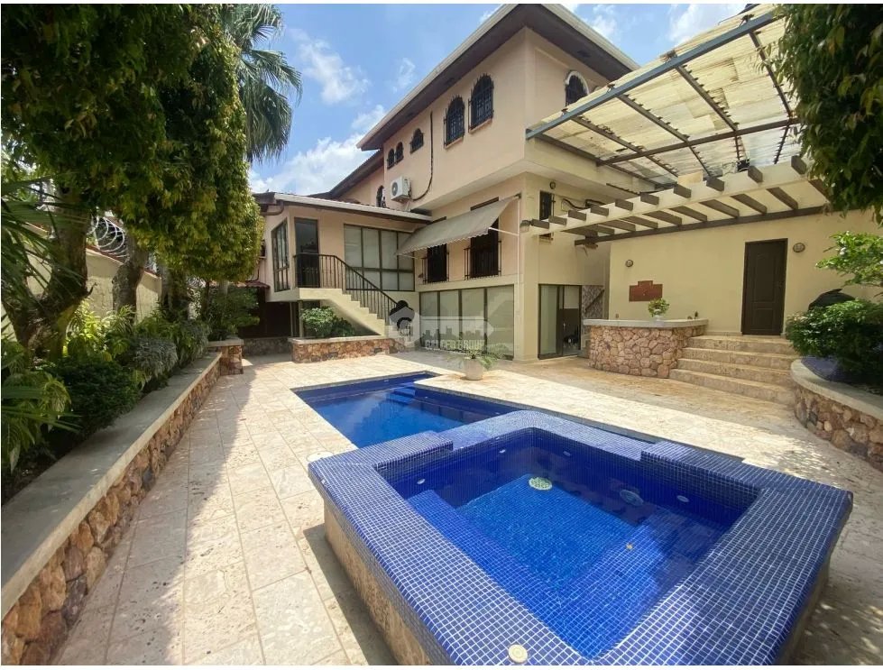 Single Family House for sale in La Alameda