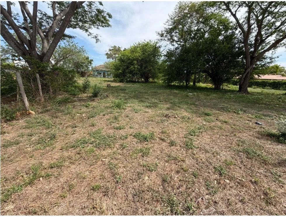 SE VENDE TERRENO SEGUNDA LINEA DEL MAR  EN PLAYA MALIBU 2000M