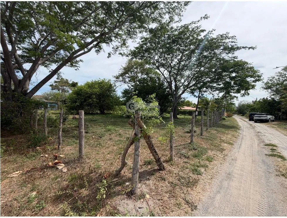 SE VENDE TERRENO SEGUNDA LINEA DEL MAR  EN PLAYA MALIBU 2000M