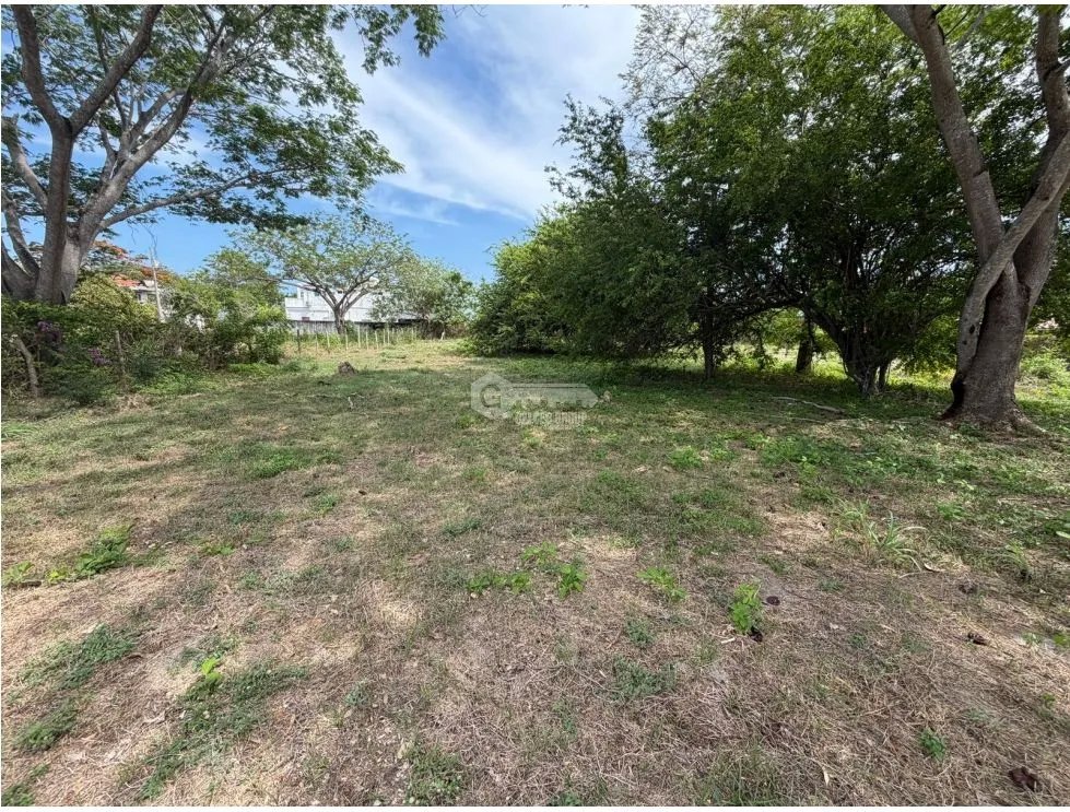 SE VENDE TERRENO SEGUNDA LINEA DEL MAR  EN PLAYA MALIBU 2000M