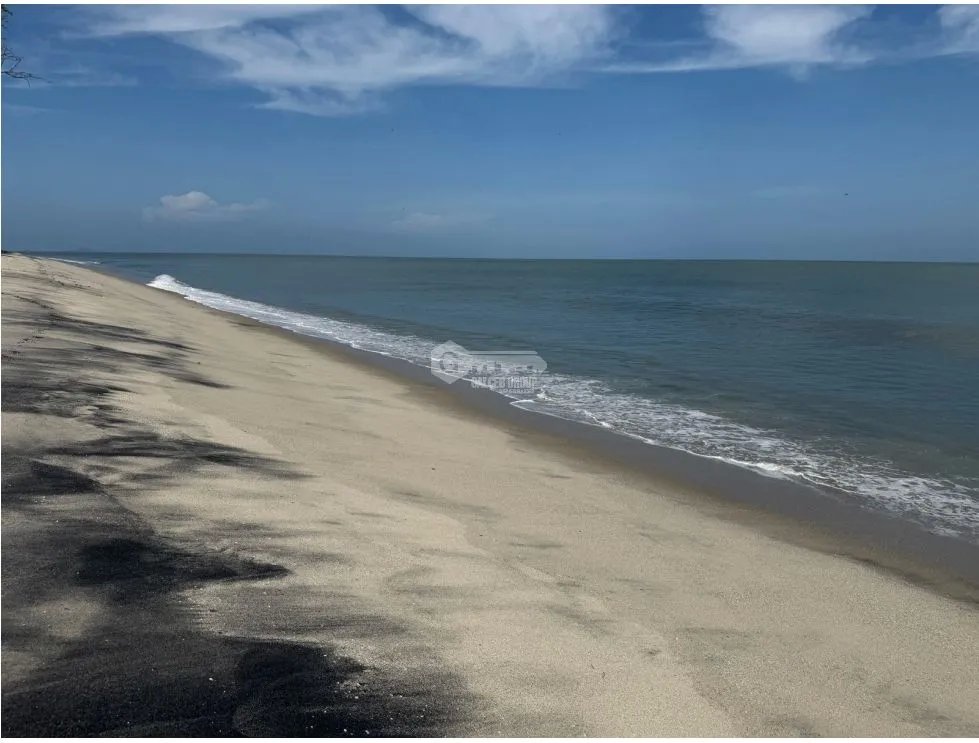 SE VENDE TERRENO EN PLAYA MALIBU SEGUNDA LINEA DEL MAR