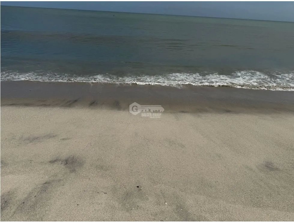 SE VENDE TERRENO EN PLAYA MALIBU SEGUNDA LINEA DEL MAR