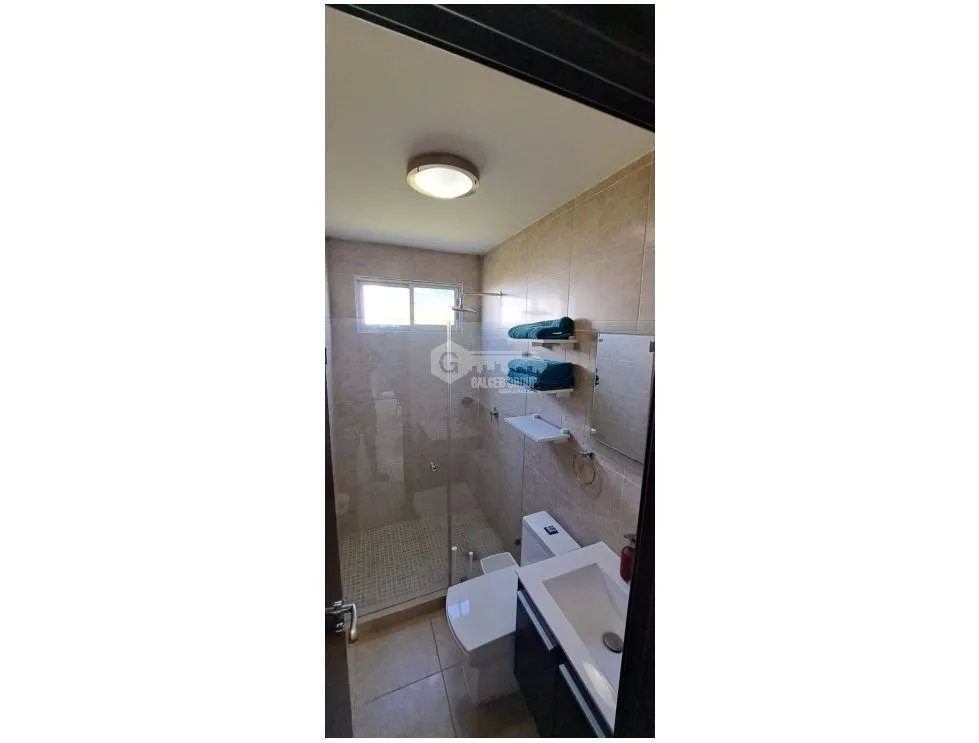 SE VENDE CASA EN IBIZA BEACH RESIDENCES REMODELADA 3 HABITACION